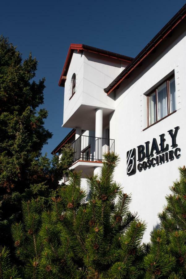 Bialy Gosciniec Hotel ชีคฮานูฟ ภายนอก รูปภาพ
